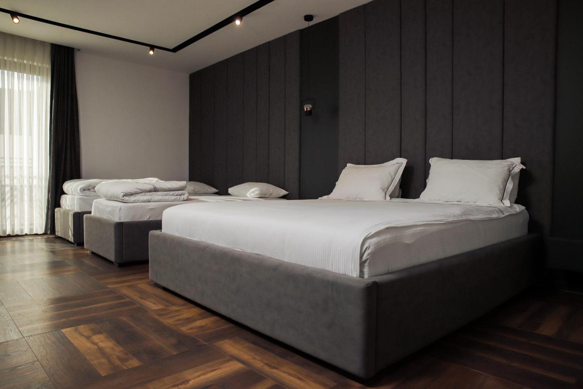 Triumf Hotel 普里兹伦 外观 照片